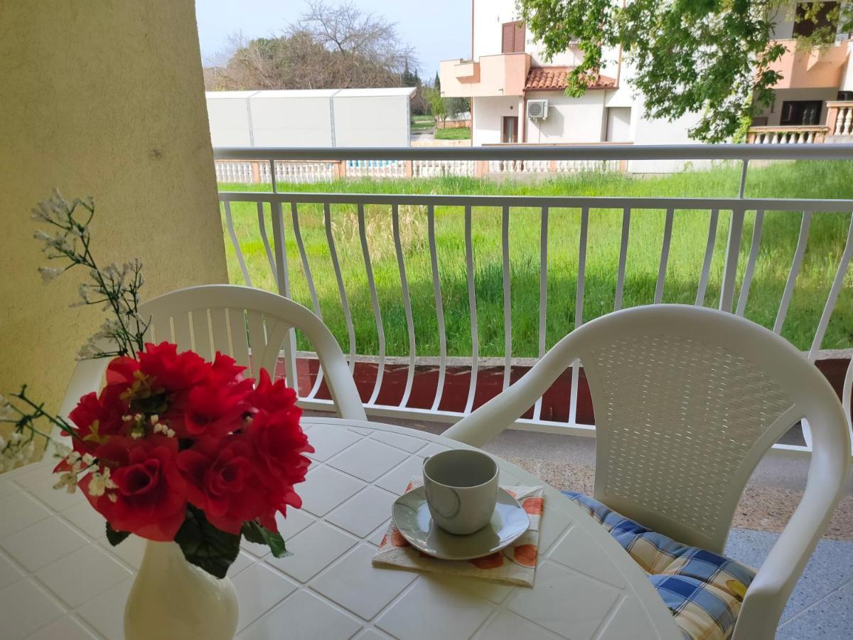 Apartman Bela Lägenhet Pula Exteriör bild