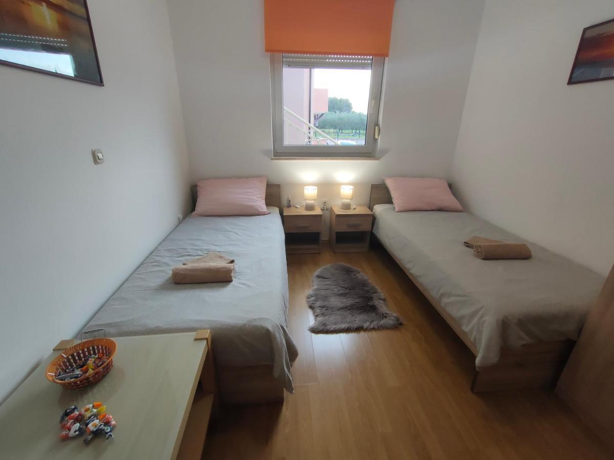 Apartman Bela Lägenhet Pula Exteriör bild