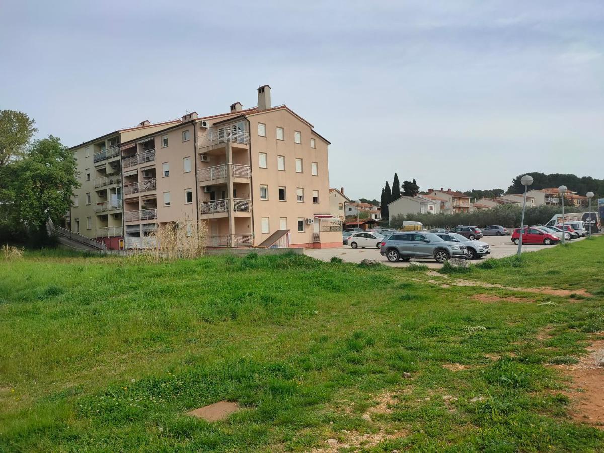 Apartman Bela Lägenhet Pula Exteriör bild